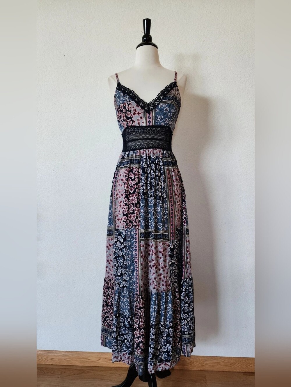 Boho Patchwork Maxi Dress with Lace Trim - Black & Pink